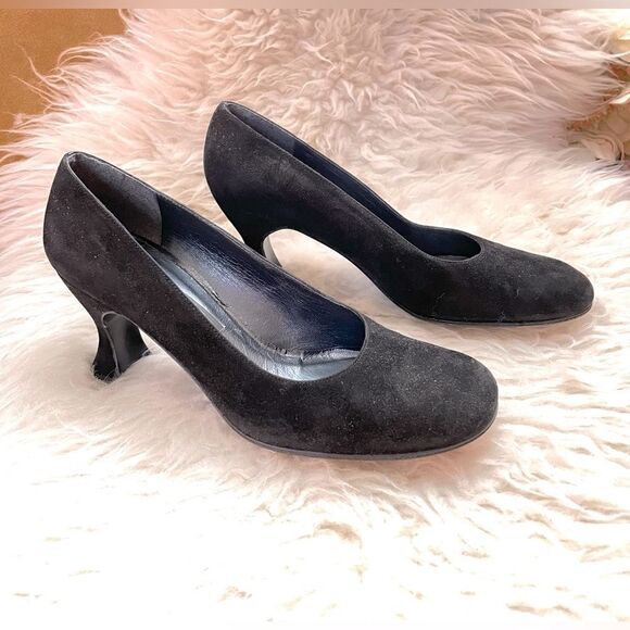 Stuart Weitzman Black Suede Queen Anne Heels 7 - Picture 1 of 7